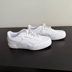 REEBOK Women's Club MEMT Bold Sneakers - NWOT - Size 9 White